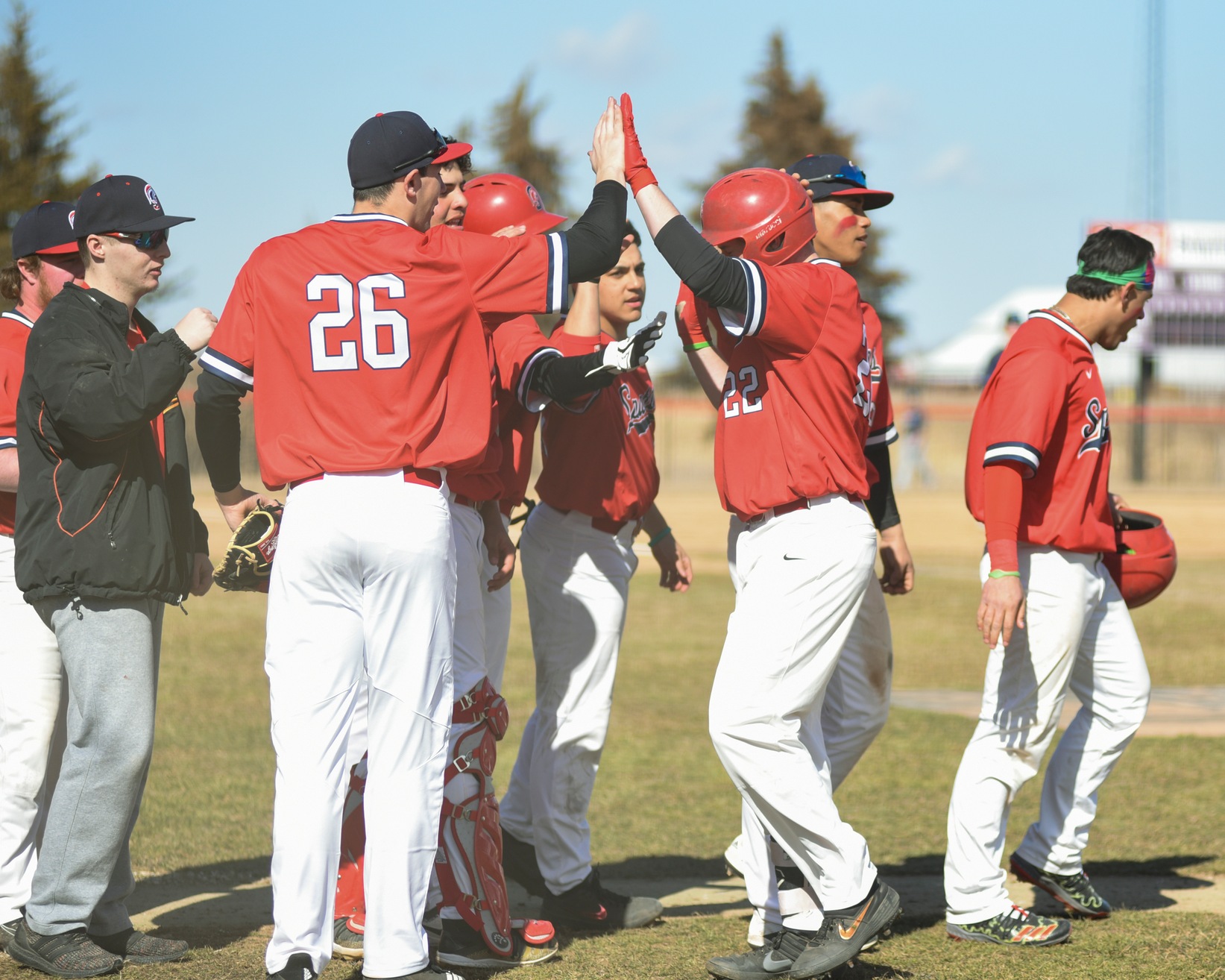 Spartans Split with Des Moines Area